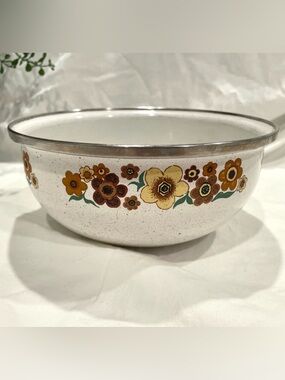 ☀️2/$20 Crowning Touch “Harvest Blossom” Vintage Beige Floral Enamel Bowl | GUC